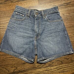 Levi’s Cinch Shorts 29
